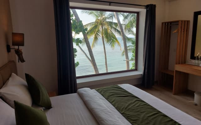 Comfy Cool Breeze by Emzaz Hotel - photo 3