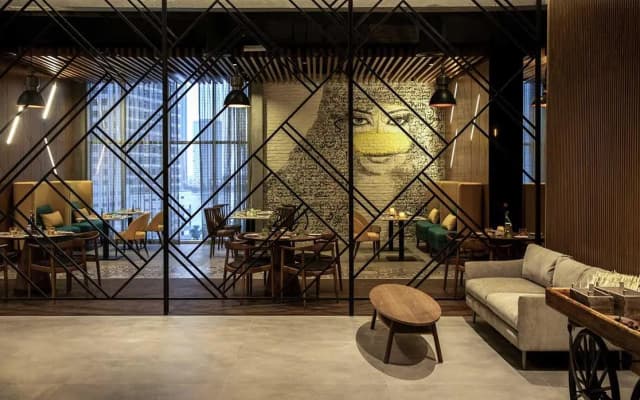Pullman Hotel Sharjah - photo 2
