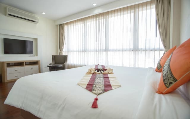 GM Serviced Apartment Hotel - photo 2