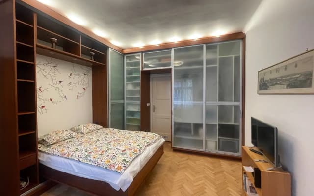 Flora Apartments - photo 2
