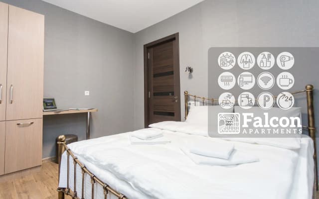 Falcon Apartments - photo 2