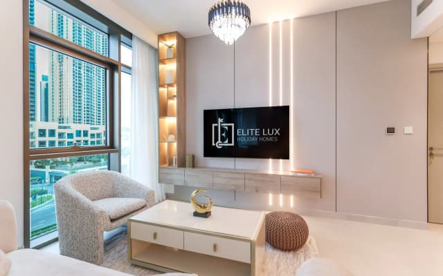 Elite LUX Holiday Homes - Dubai Creek Oasis: 2BR Luxe w/ Burj View Apartments - photo 5