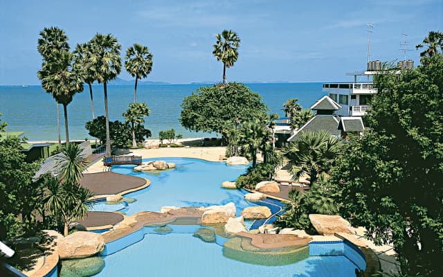 Long Beach Garden Hotel & Pavilions - photo 2