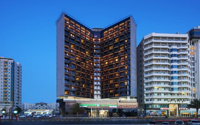 Wyndham Garden Ajman Corniche - photo 3