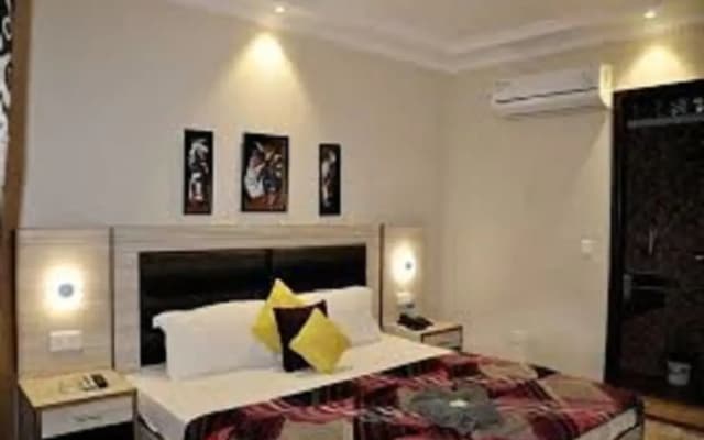 Metro Tower Hotel - photo 5