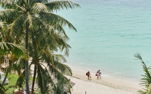 Beach Hotel Dhigurah - photo 4