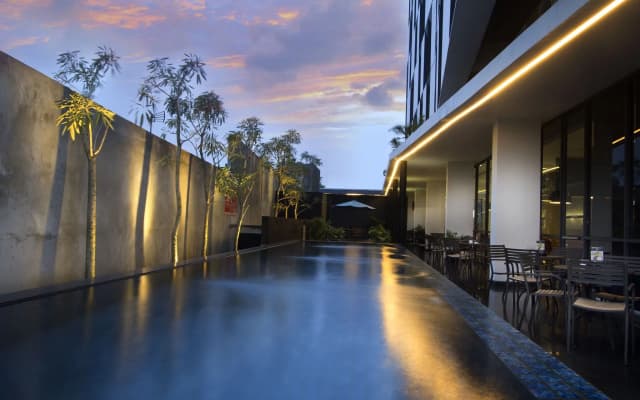 Neo Tendean Hotel - photo 2