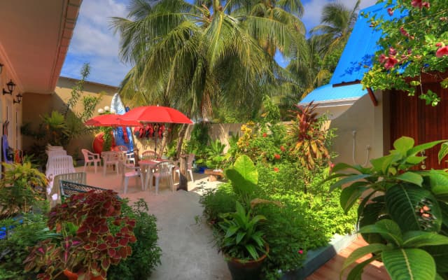 Gunbaru Inn Guest House - photo 2