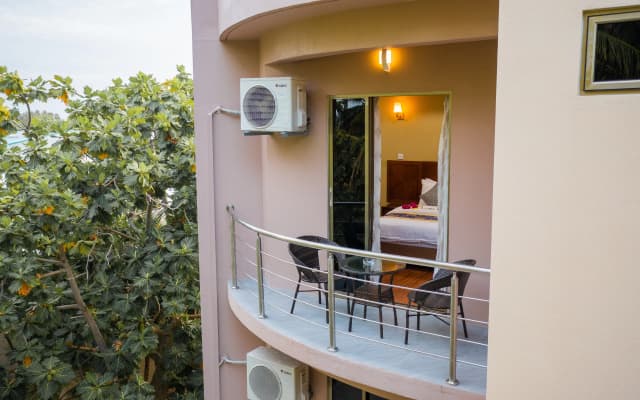 Blue Wave Maldives Guest House - photo 4