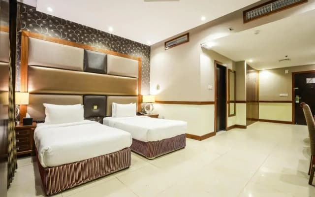 Vendome Plaza Hotel - photo 5