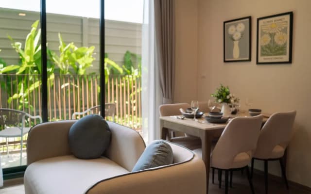 Lovely 2 Bdr Canvas BangTao Flat - photo 2