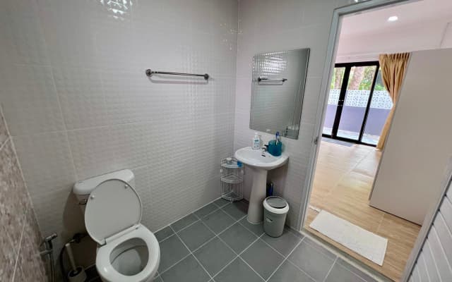 Paradise Corner Apartments - photo 5