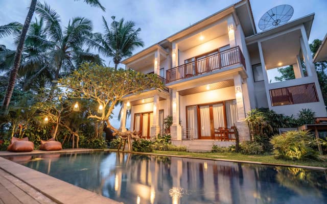 The Suarsena Escape Hotel - photo 3