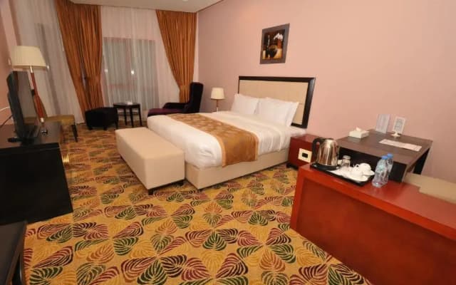 Red Castle Hotel - photo 3