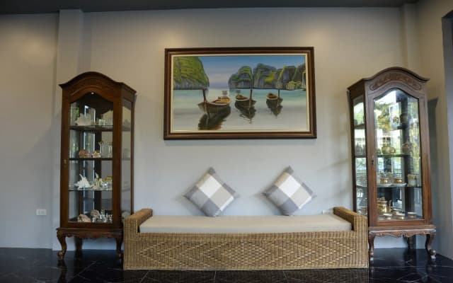 The Scene Cliff View Villas Hotel - photo 3