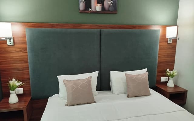 Green Tower Hotel - photo 3