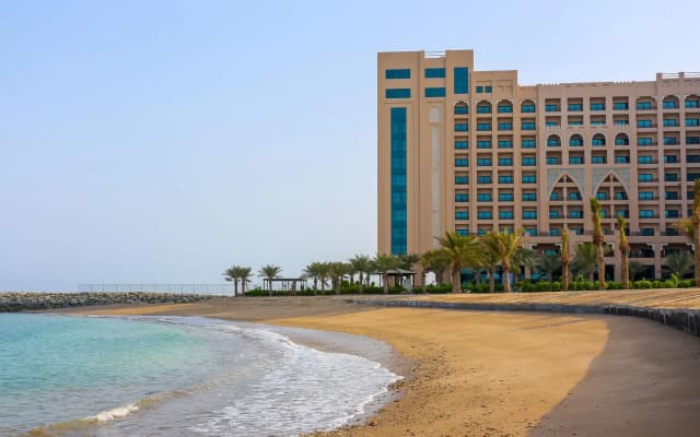 Al Bahar Hotel & Resort - photo 2