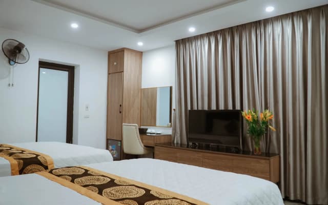 Queen Hotel 2 - photo 4