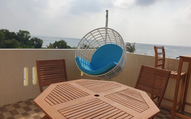 One the Island Guest House - photo 4