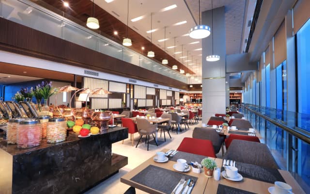 Aston Kartika Grogol Hotel & Conference Center - photo 3