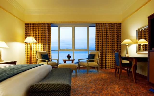 Le Meridien Al Aqah Beach Resort - photo 4