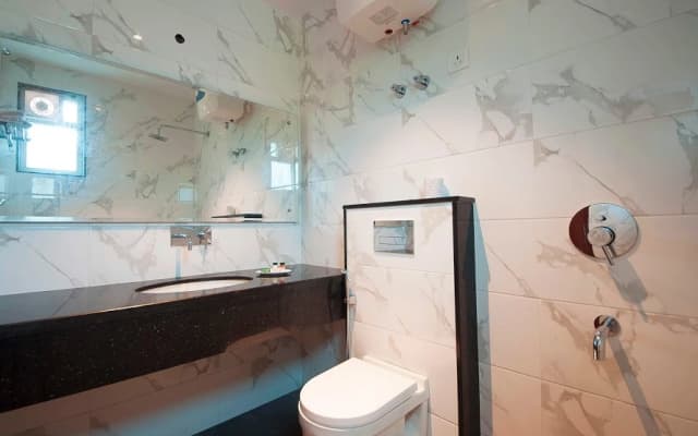 Z Suite Hotel - photo 5