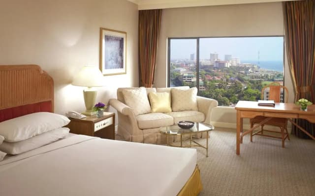 Hilton Colombo Hotel - photo 2