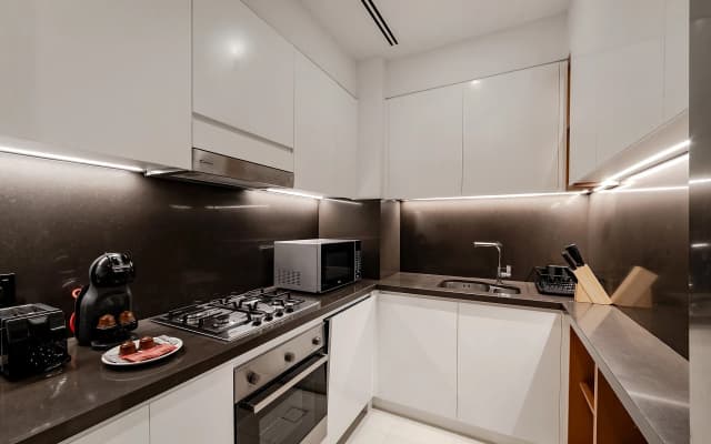 Stylish 2br with Marina Views Apartments - photo 4