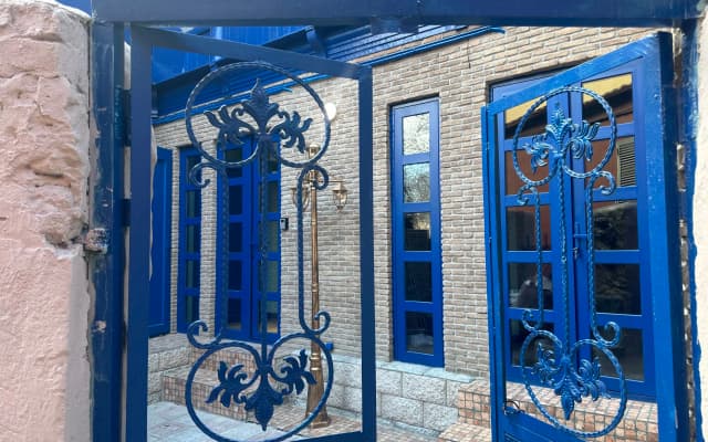Blue Balcony Apartments - photo 3