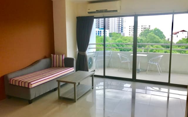 R-Con Wongamat Apartments - photo 4