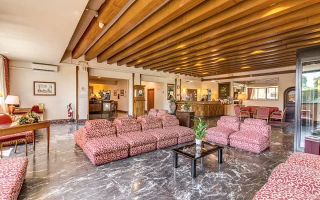 Pinewood Hotel Rome - photo 4