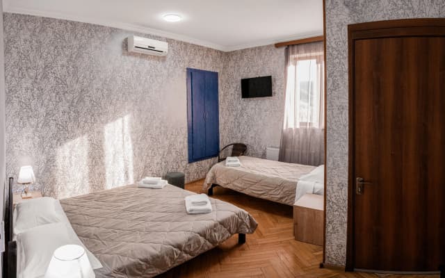 Lotus Hotel - photo 4