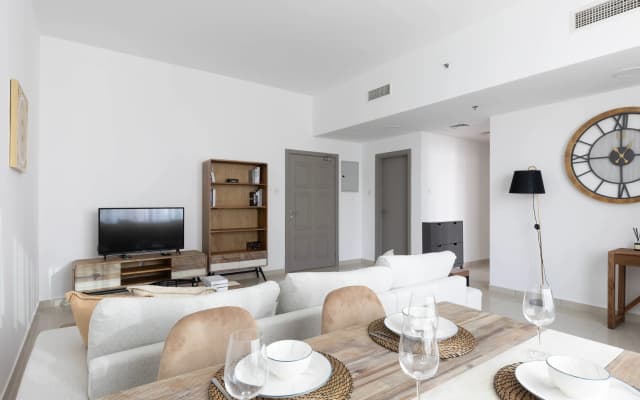 Welcome Home in Armada Tower 3 Apartments - photo 2