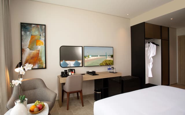 Beach Walk Hotel - photo 4