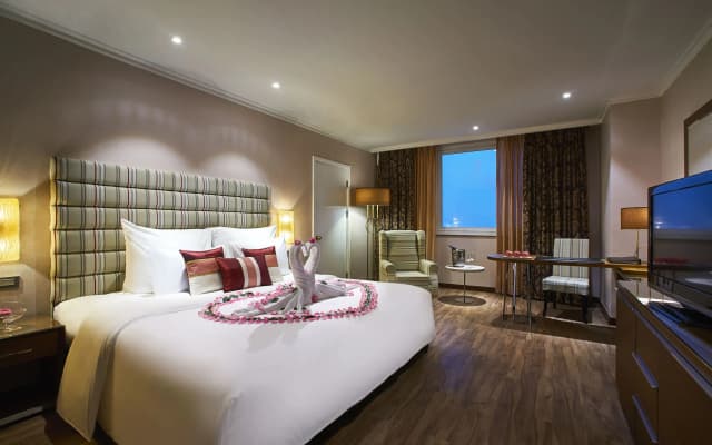 Windsor Plaza Hotel - photo 4