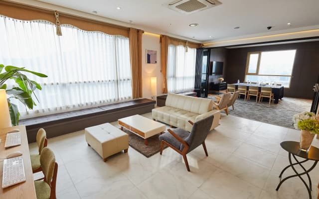 Chisun Hotel Seoul Myeongdong - photo 2