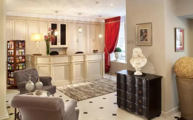 Hotel des Comedie - photo 2