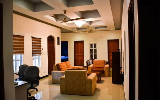 Equator Homestay - photo 2