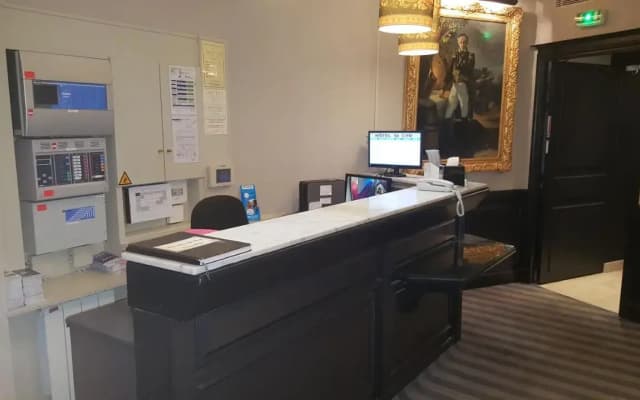 Hôtel Saint Cyr Etoile - photo 2