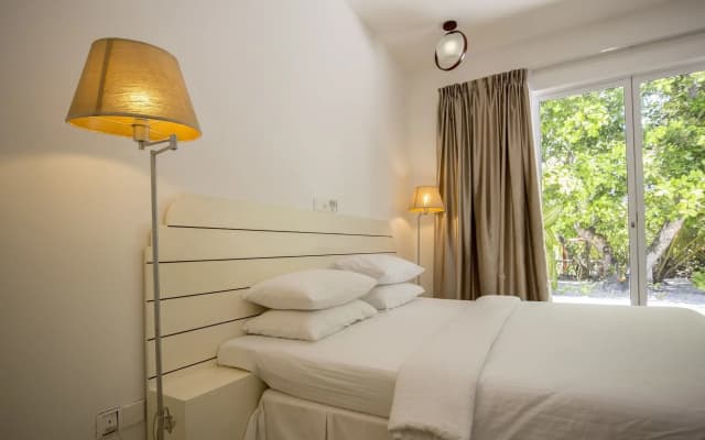 Dhigurah Retreat Beach - photo 3