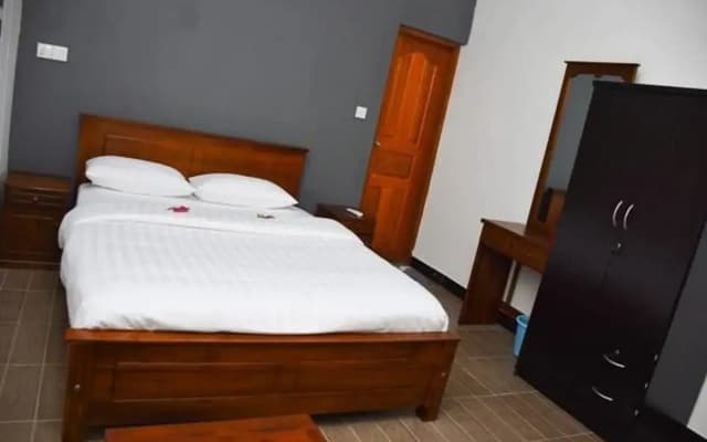 Equator Homestay - photo 3