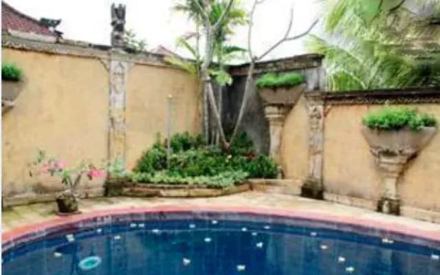 Puri Anggrek Hotel - photo 2
