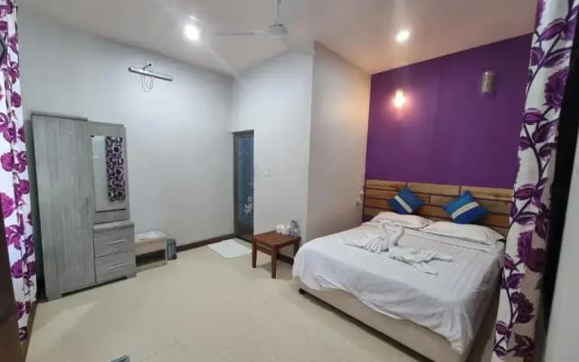 Jerrys Dive Lodge Guest House - photo 2