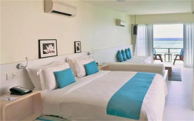 Holiday Inn Resort Kandooma Maldives by IHG - photo 4