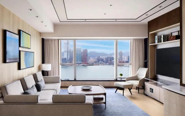 Four Seasons Hotel Hong Kong - photo 5