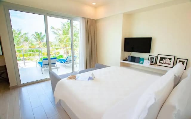 Holiday Inn Resort Kandooma Maldives by IHG - photo 5