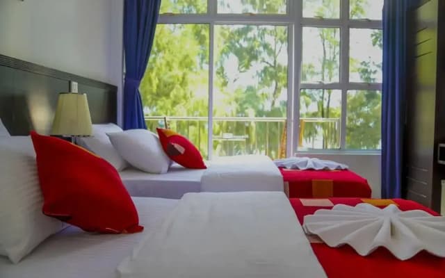 Sunny Suites Inn - photo 5
