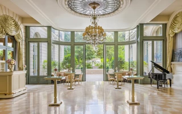 Ritz Paris Hotel - photo 2
