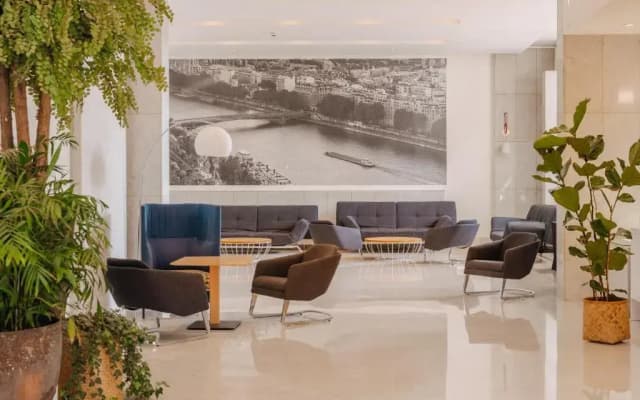 Novotel Paris Centre Tour Eiffel Hotel - photo 2