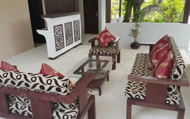Holiday Village Retreat - photo 3